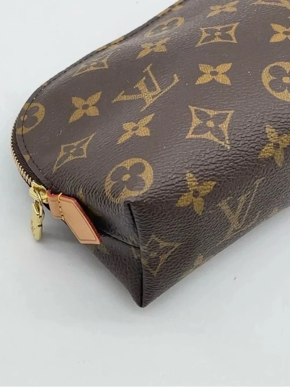 Louis Vuitton outer pocket